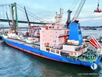 Navio frigorífico à venda