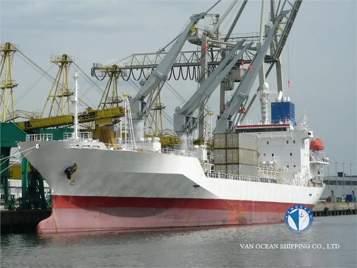 Navio frigorífico à venda