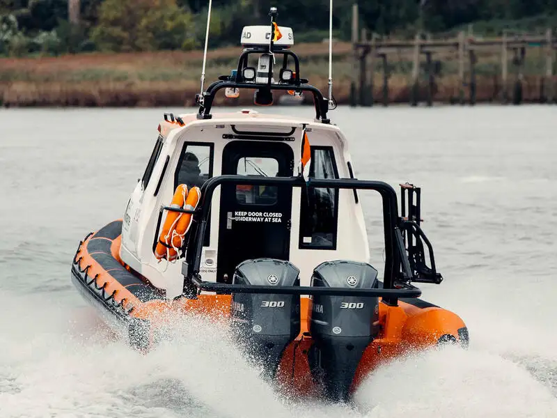 Bote inflável rígido à venda