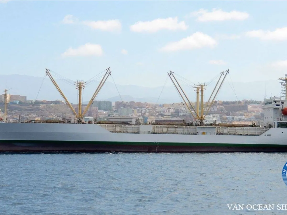 Navio frigorífico à venda