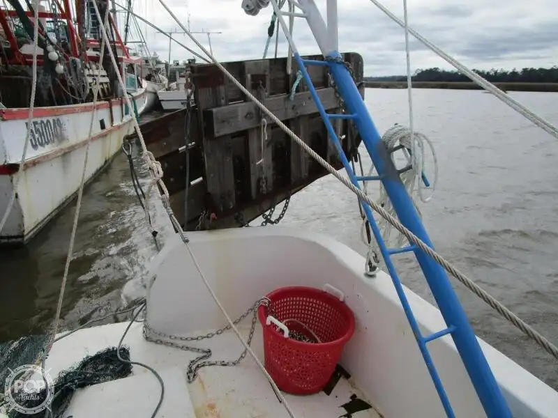 Navio de pesca de arrasto à venda