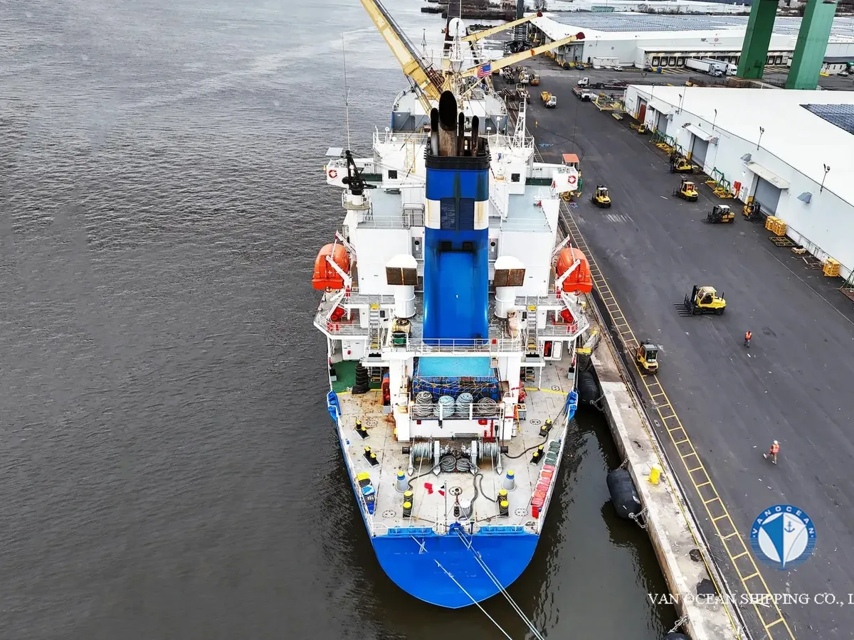 Navio frigorífico à venda