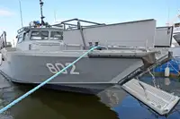 Navios navais/militares à venda