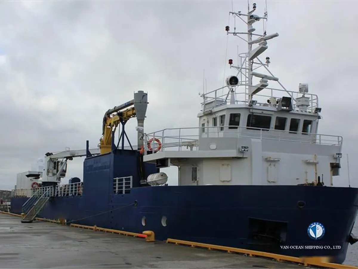 Navio frigorífico à venda