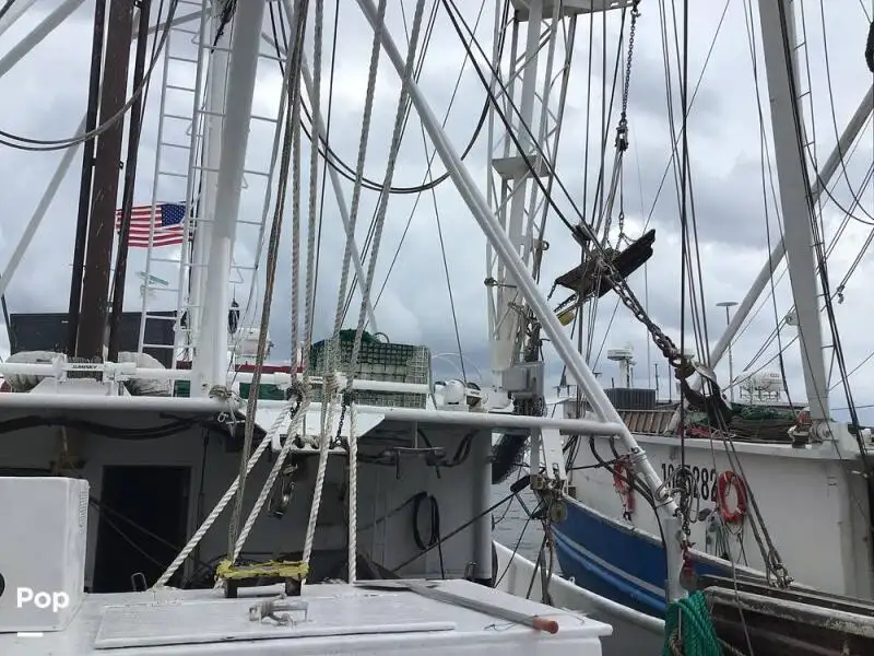 Navio de pesca de arrasto à venda
