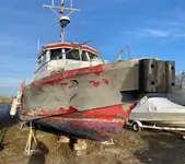 Navio de combate a incêndios à venda