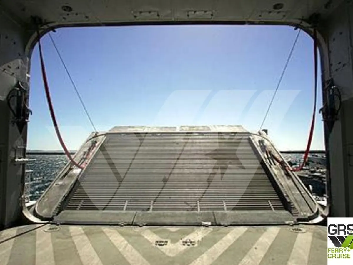 Navio RoPax à venda
