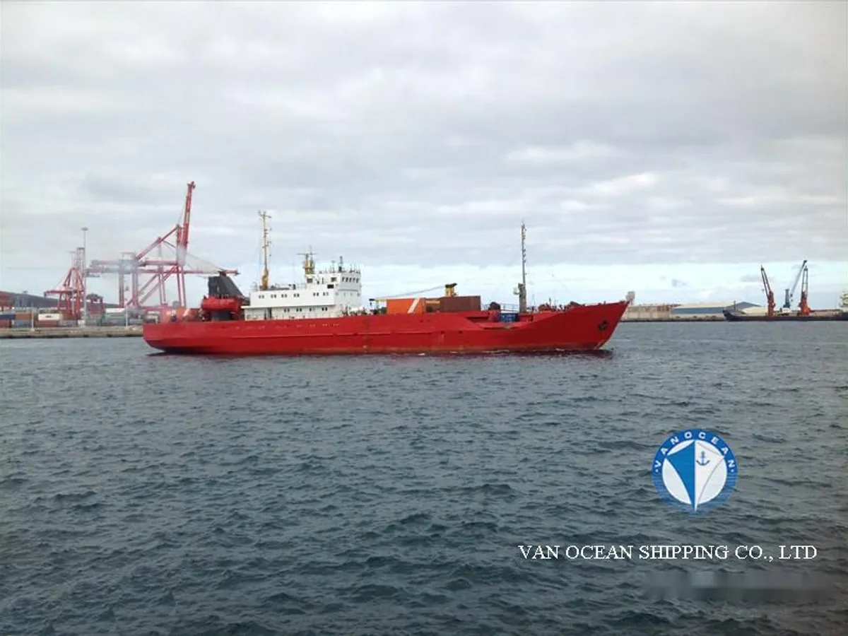 Navio frigorífico à venda