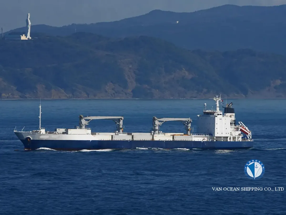 Navio frigorífico à venda