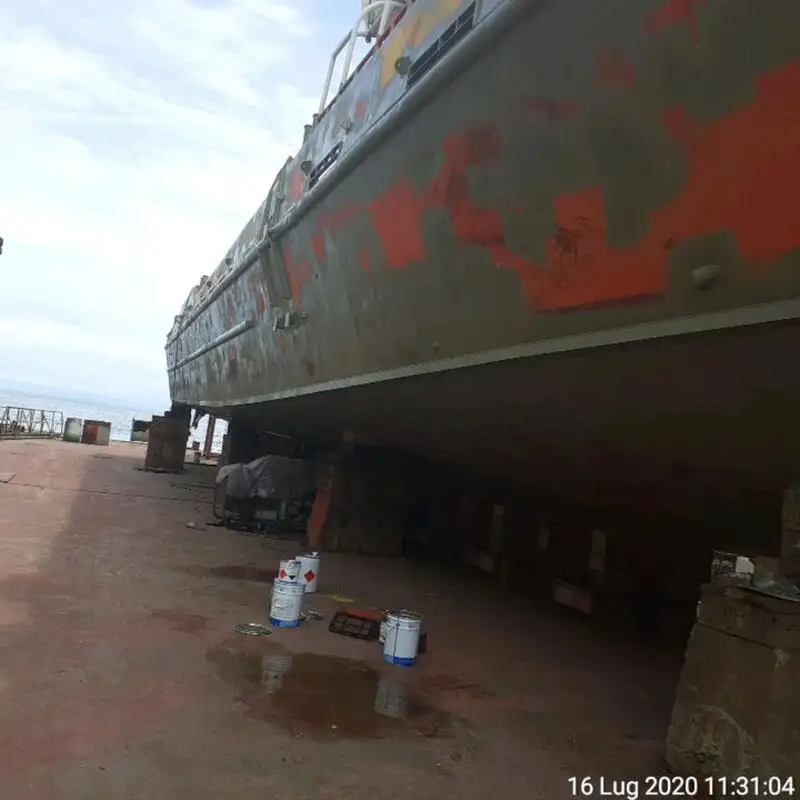 Barco de tripulação à venda