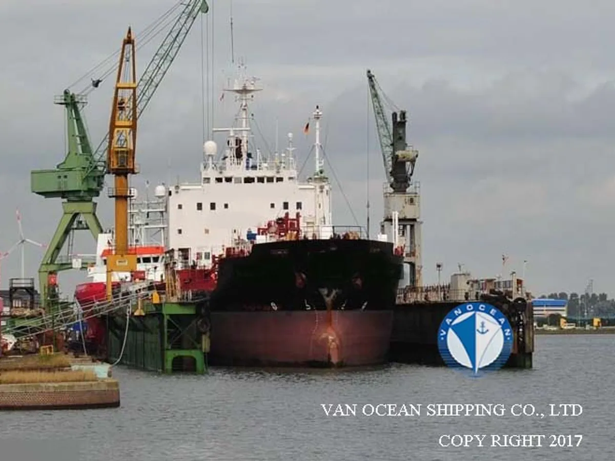 Navio-tanque de óleo/produtos químicos à venda
