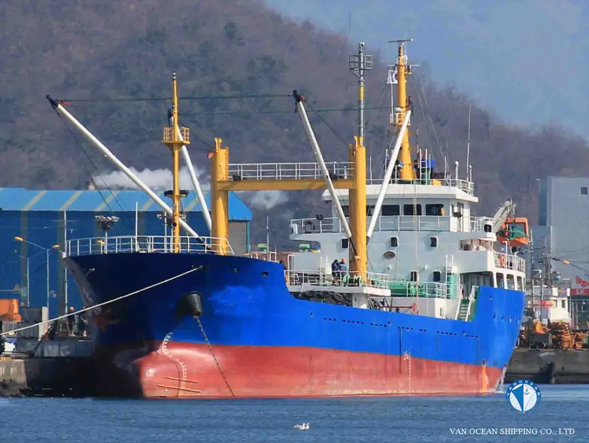 Navio frigorífico à venda