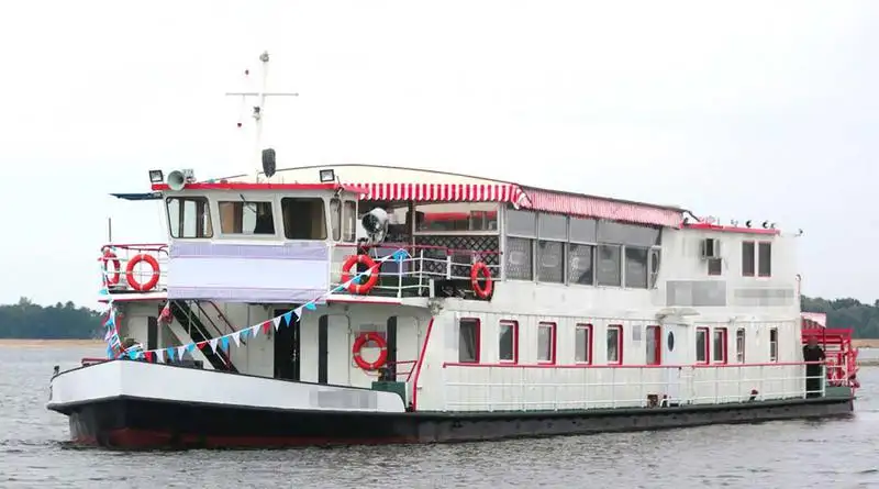 Navio porta-contêineres à venda