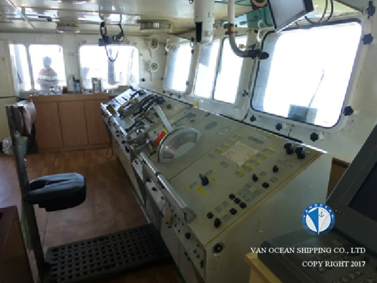 Navio de pesca de arrasto à venda