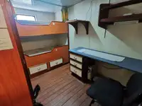 Navio de abastecimento à venda