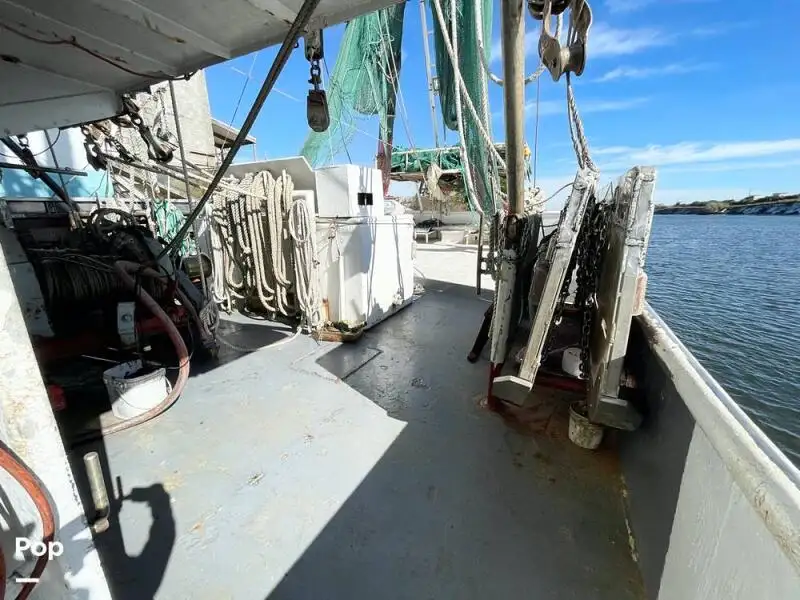 Navio de pesca de arrasto à venda