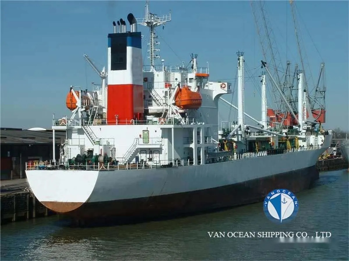 Navio frigorífico à venda