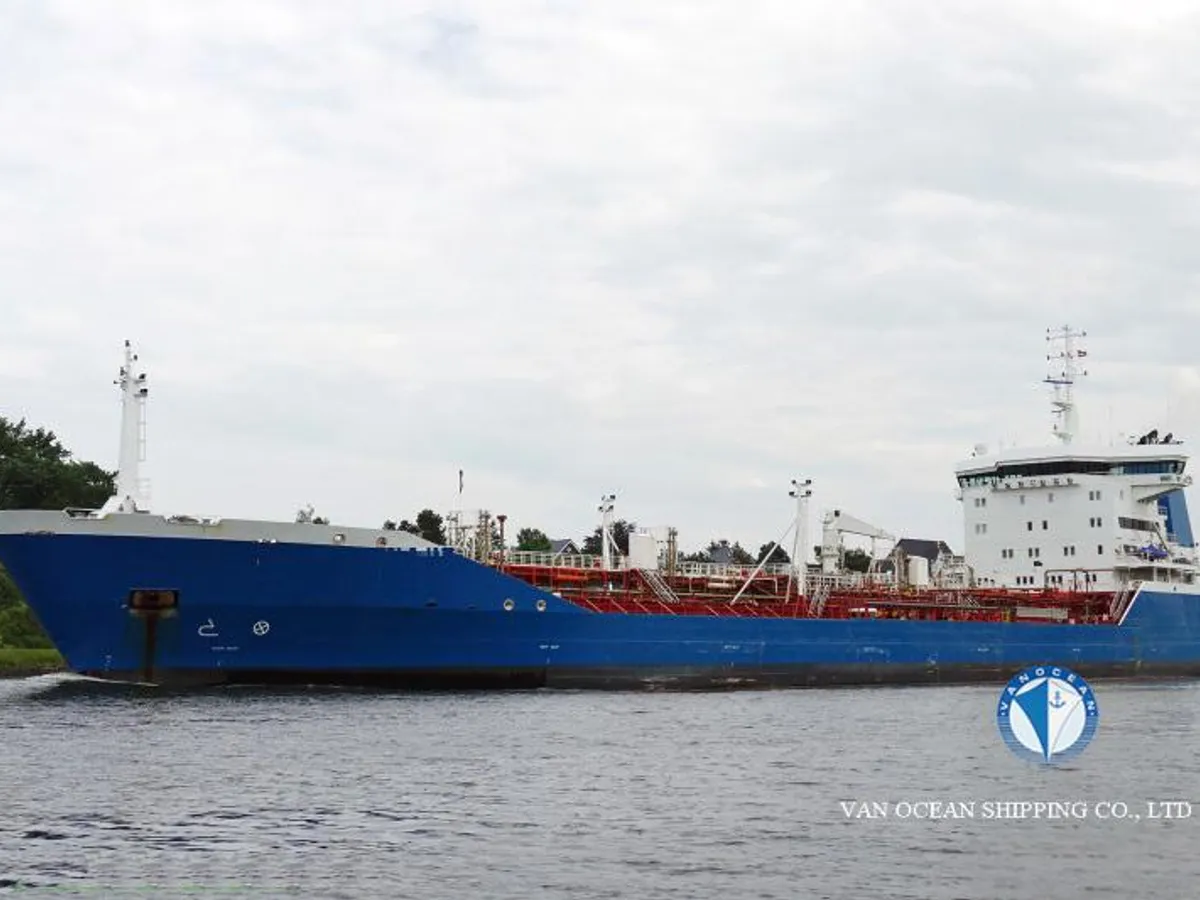 Navio-tanque de óleo/produtos químicos à venda