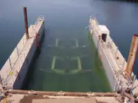 Barcaça à venda
