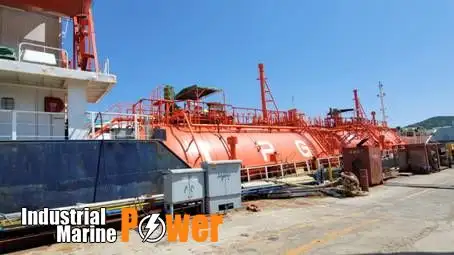 Navio transportador de GNL à venda