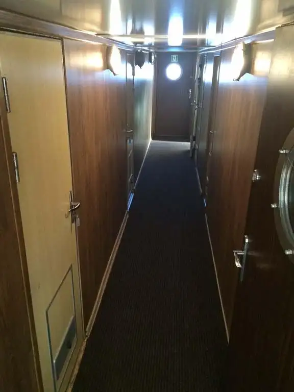 Navio porta-contêineres à venda