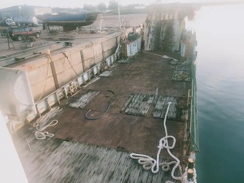 Balsa de desembarque, tanque à venda