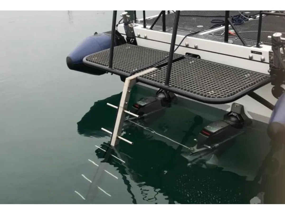 Bote inflável rígido à venda