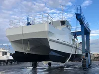 Barco de tripulação à venda