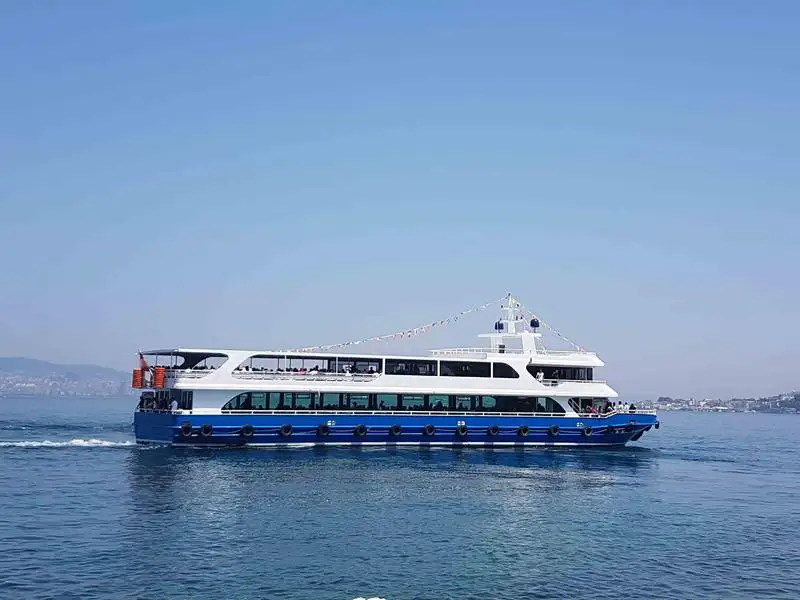 Navio de passageiros à venda