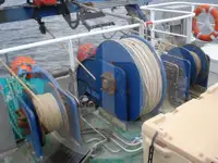 Navio transportador de peixes vivos à venda