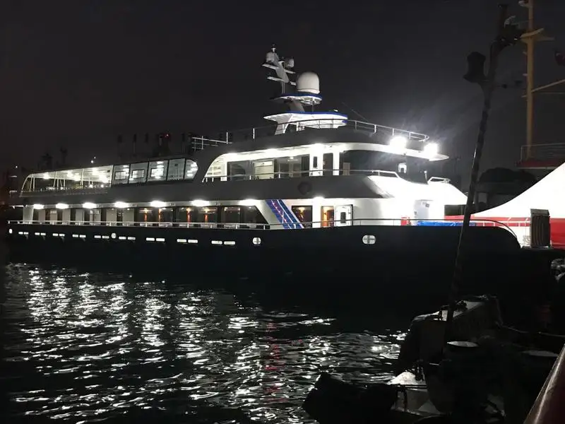 Navio de cruzeiro à venda