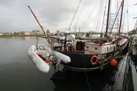 Iate à venda