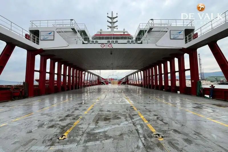 Navio de transporte de passageiros (Ferry) à venda
