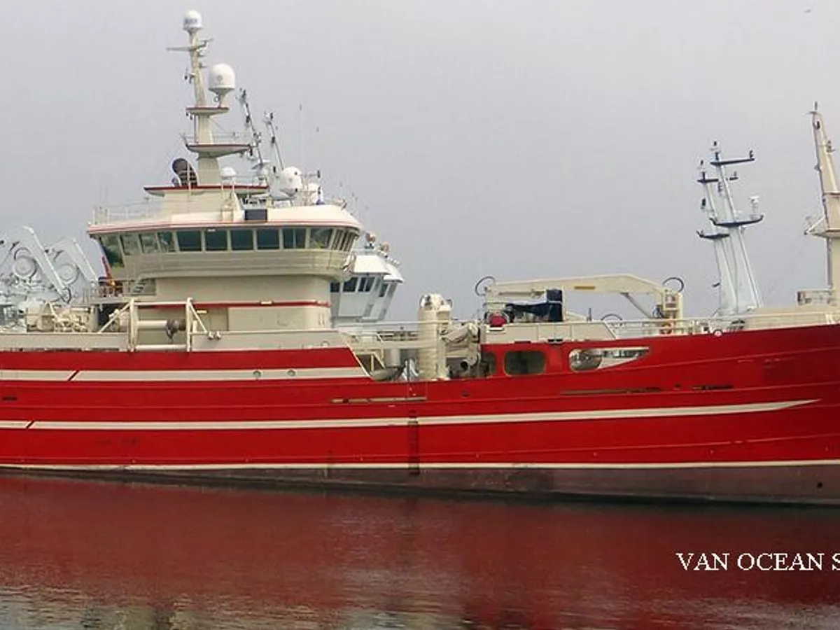 Navio de pesca de arrasto à venda