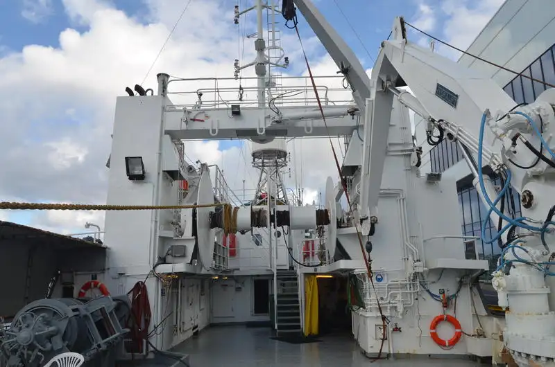 Navio porta-contêineres à venda
