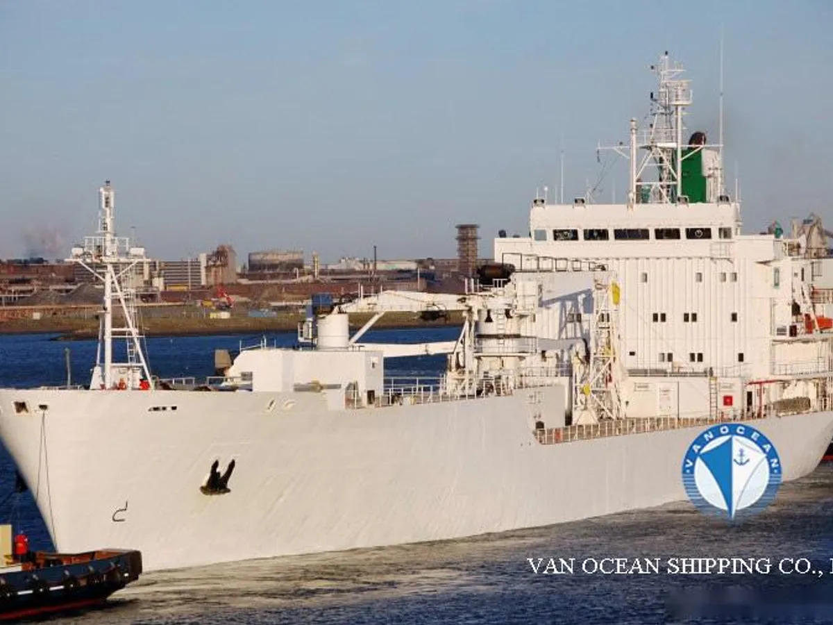 Navio frigorífico à venda