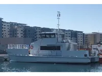 Barco de tripulação à venda