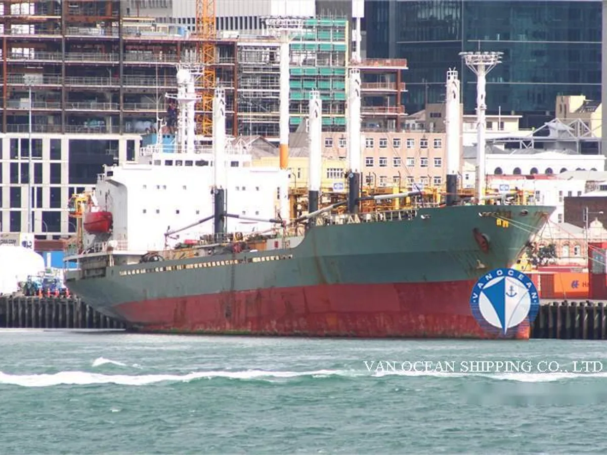 Navio frigorífico à venda