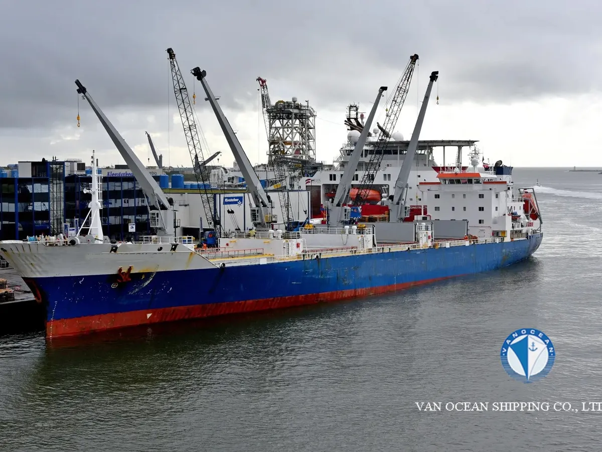 Navio frigorífico à venda