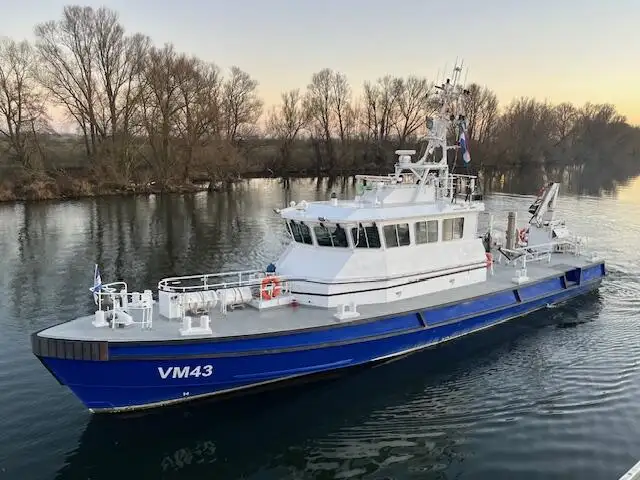 Navio de pesquisa à venda