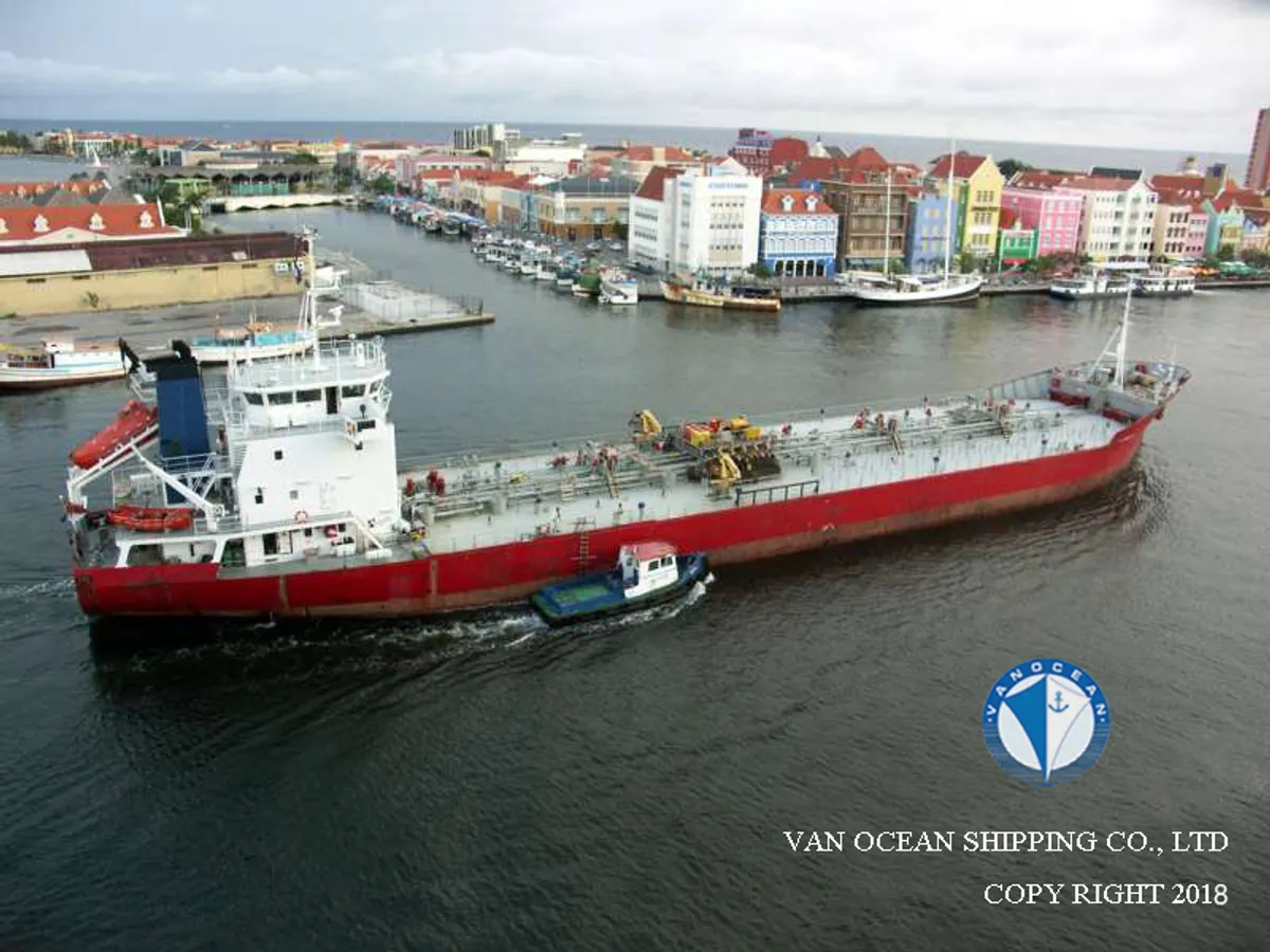 Navio-tanque de óleo/produtos químicos à venda