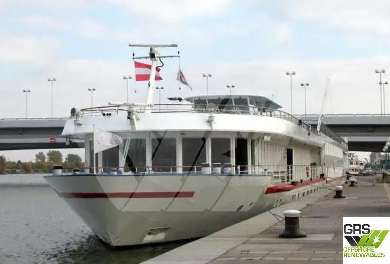 Navio de cruzeiro à venda