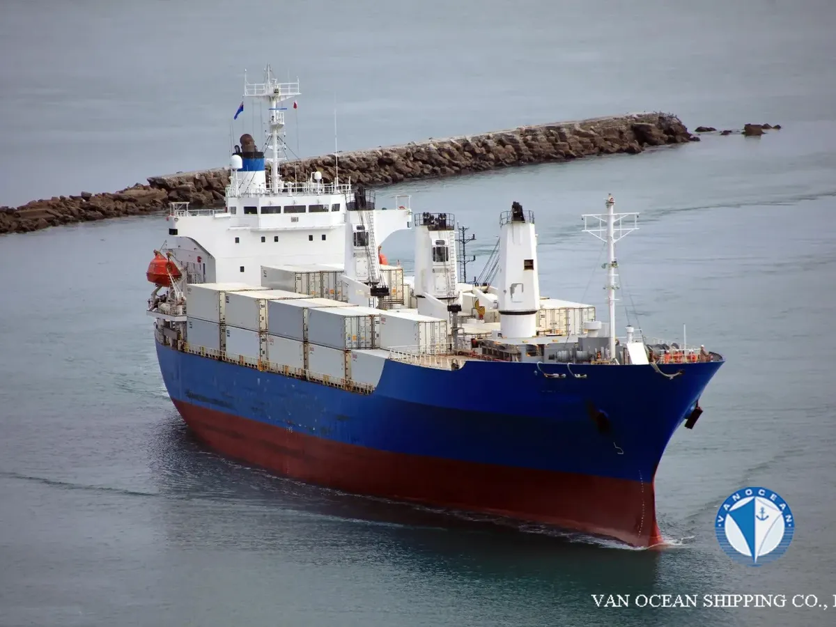 Navio frigorífico à venda