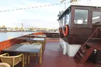 Barcaça à venda