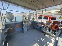 Navio de combate a incêndios à venda