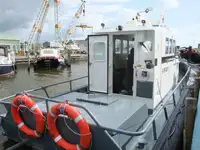 Barco de tripulação à venda