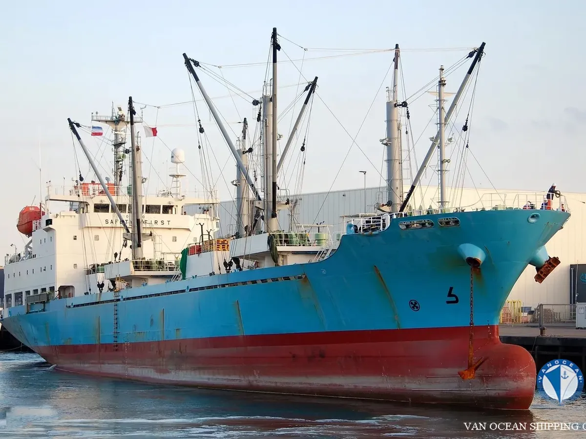 Navio frigorífico à venda