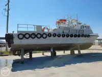Barco de tripulação à venda