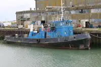 Rebocador à venda