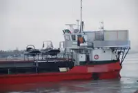 Barcaça à venda
